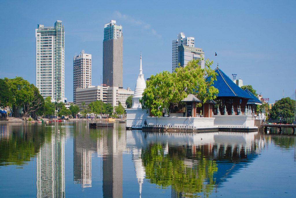 Beira_Lake_in_Sri_Lanka-1024x686